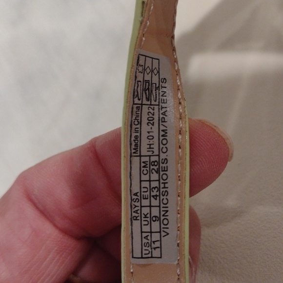 Vionic Women's Raysa Sport Flip Flop Sandal Lime Green NWOT Size 11 - Picture 8 of 8